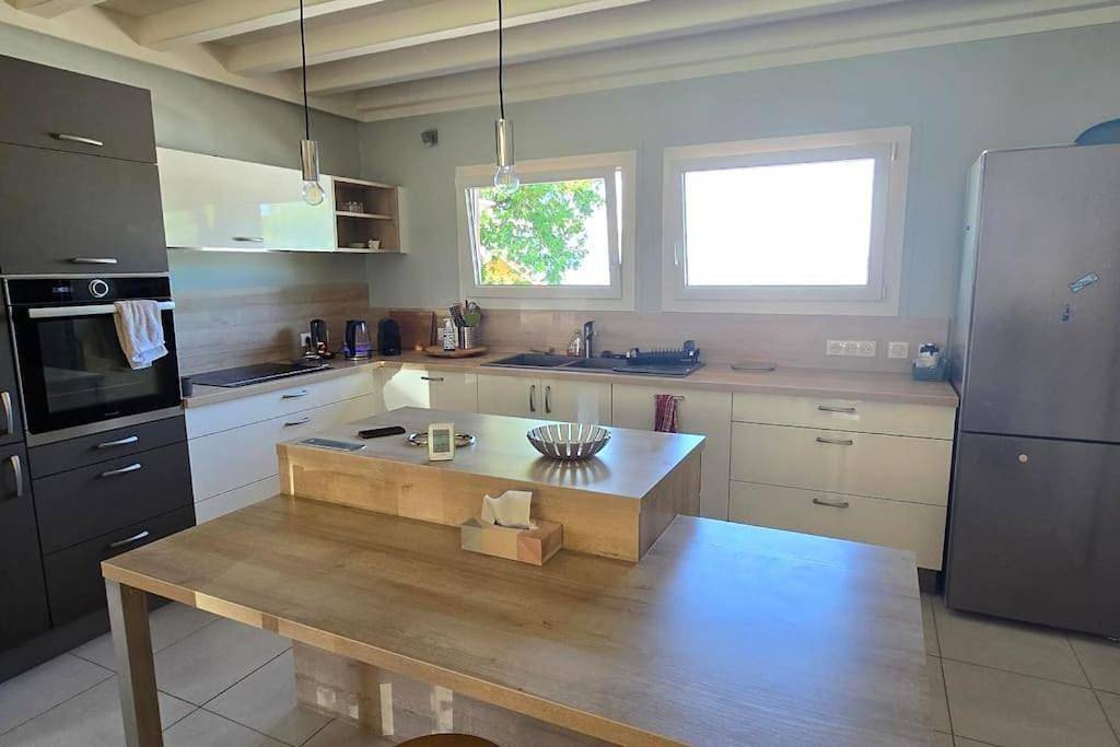 Three-Bedroom Villa in Maxilly-sur-Léman, Région de Thonon-les-Bains
