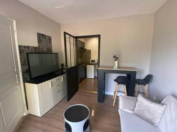 Gîte pour 4 personnes, avec vue et jardin à Champcevinel
