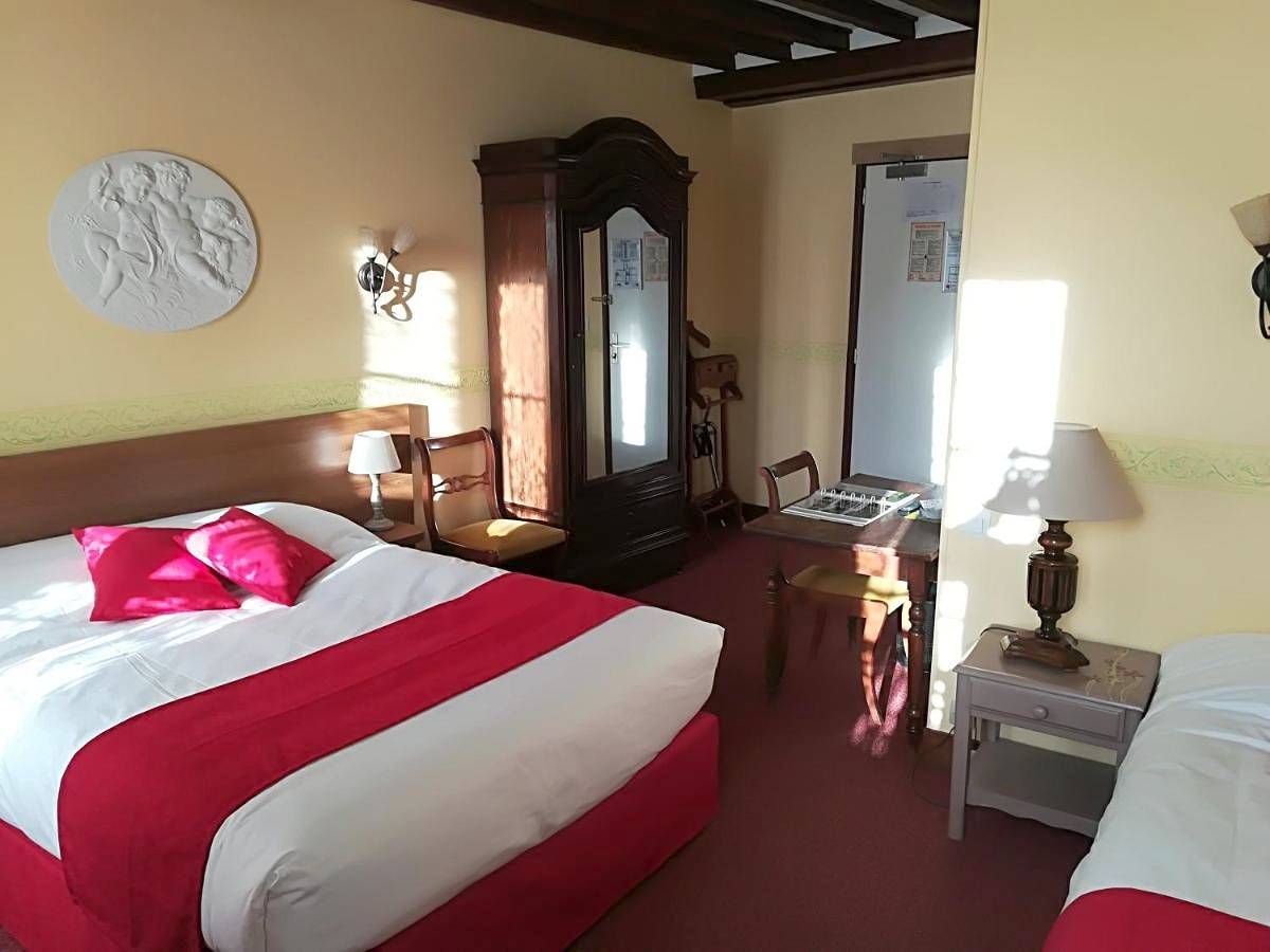 Hostellerie Saint Martin- Logis Hôtel et Restaurant in Creully, Région de Caen