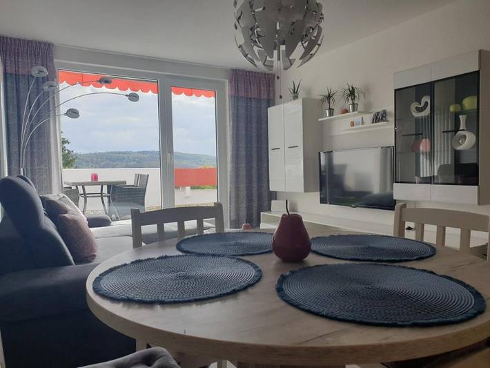 Ferienwohnung für 4 Personen, mit Balkon und Terrasse sowie Ausblick und Seeblick