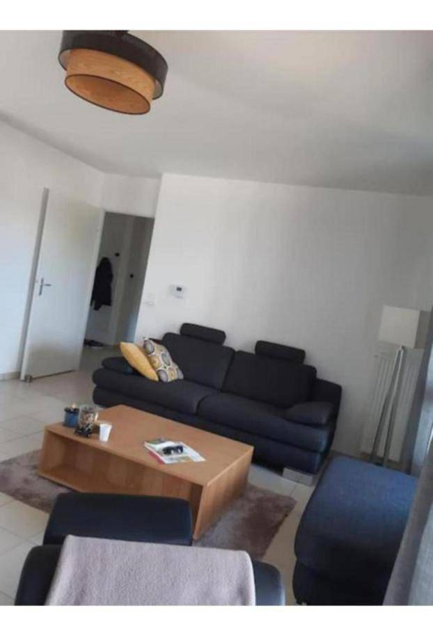 Appartement entier, Apartment with Balcony in Décines-Charpieu, Lyon et ses environs