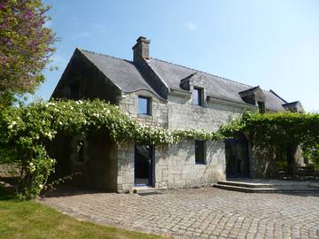 Gîte pour 9 personnes, avec terrasse et jardin à Bieuzy