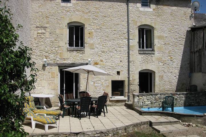 Location de vacances pour 6 personnes, avec Terrasse et Jardin à Richelieu