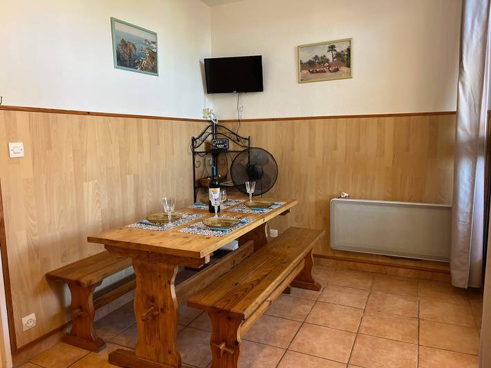 Chalet pour 4 personnes, avec terrasse et piscine à Gruissan - 3