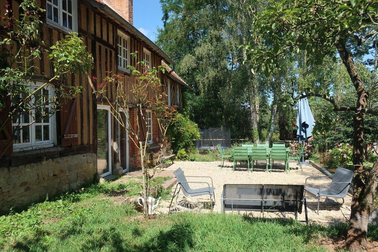 Four-Bedroom House in Saint-Pierre-en-Pays-d'Auge, Région de Lisieux