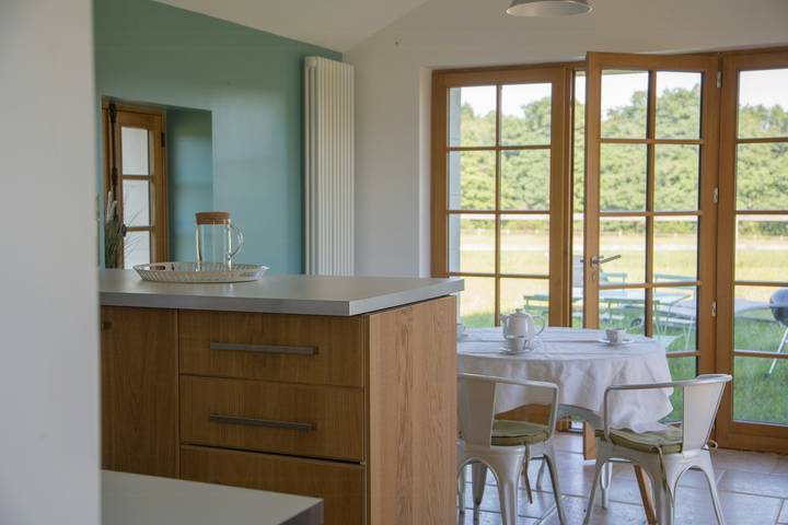 Location de vacances pour 2 personnes, avec terrasse, adapté aux familles à Ambillou