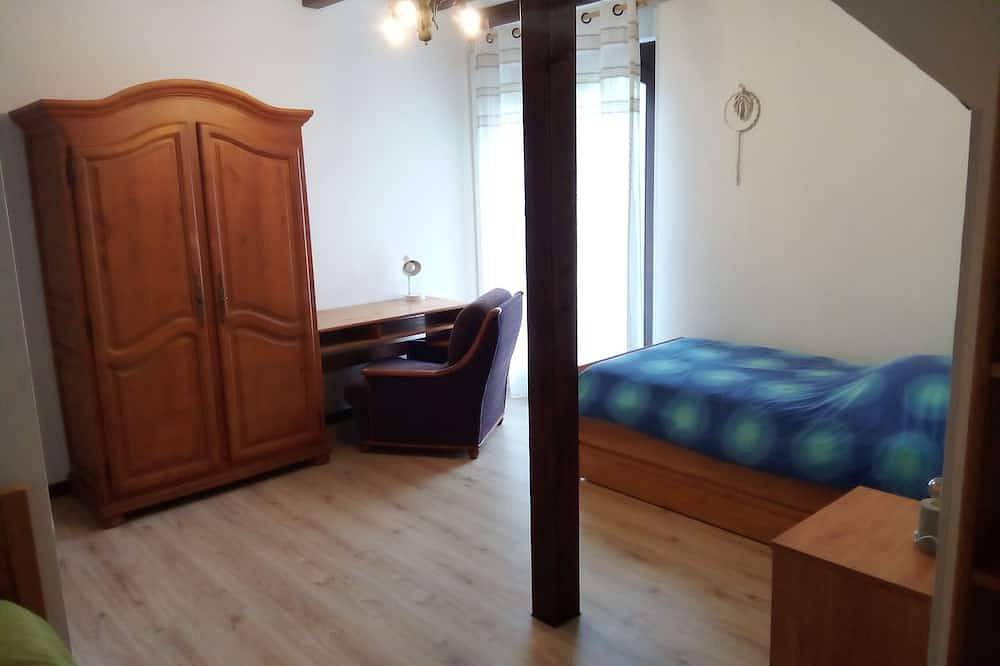 Entire apartment, Appartement Confortable au Dernier Étage D'une Maison Cadre Champêtre in Durrenbach, Wissembourg region