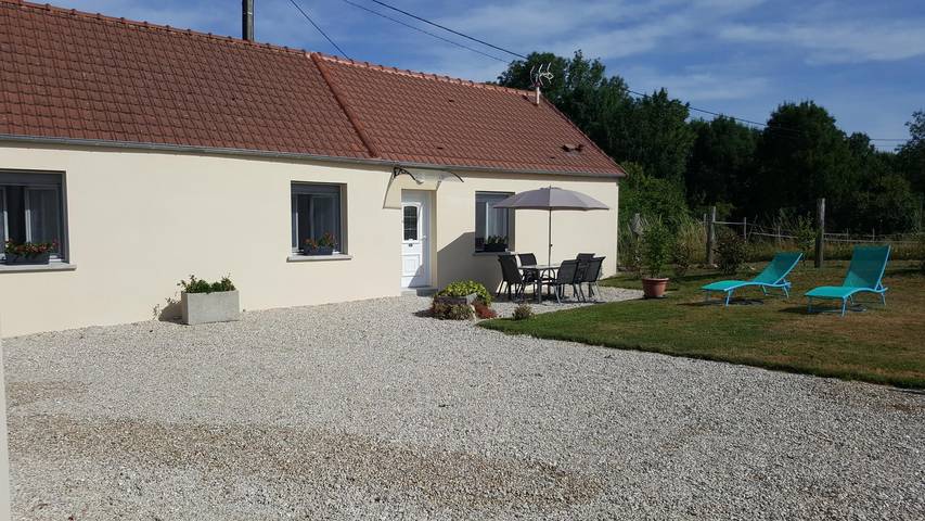Gîte pour 3 personnes, avec Jardin dans Marigny-le-Châtel