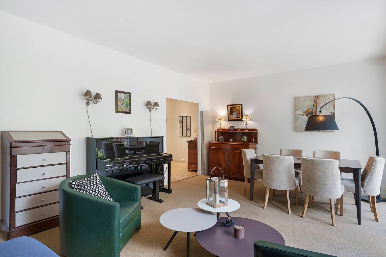 Appartement entier, Appartement "Sur Jardin Clos" avec terrasse privée, jardin privé et Wi-Fi in Saint-Cloud, Hauts-de-Seine