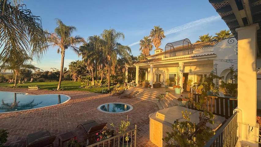 Chalet para 10 personas, con terraza además de jardín y piscina en Provincia de Cádiz - 3