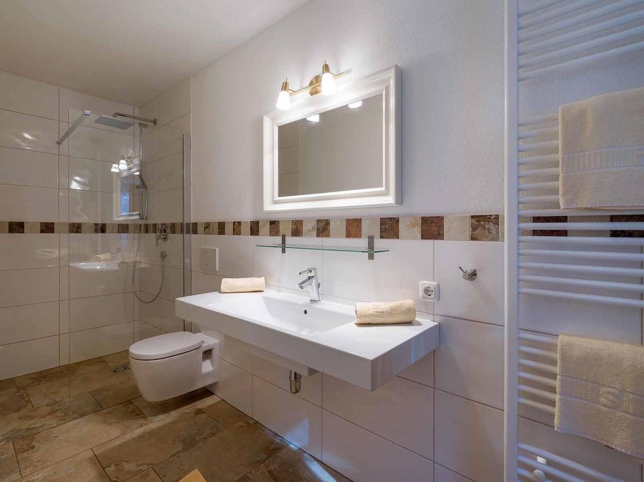 Ganze Ferienwohnung, Appartement 2  (2-4) Personen Eg in Fieberbrunn, Saalbach-Hinterglemm