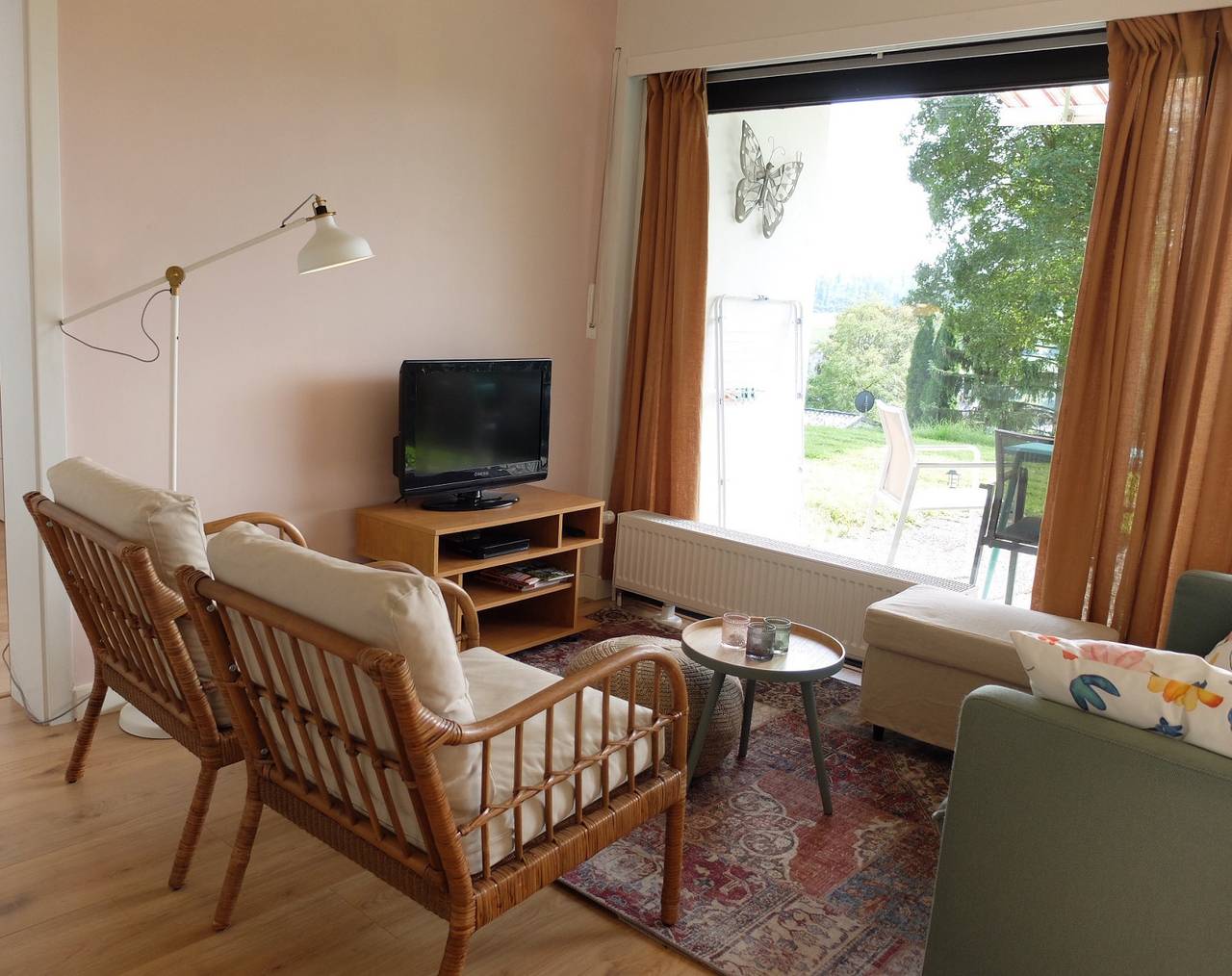 4-Personen-Ferienhaus am sonnigen Berghang mit Blick auf das Tal bei Husen, auf dem Lande in Lichtenau, Teutoburger Wald