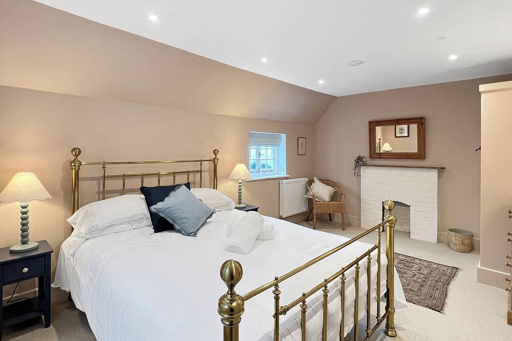 Worthy Cottage, Porlock Weir in Porlock, Somerset