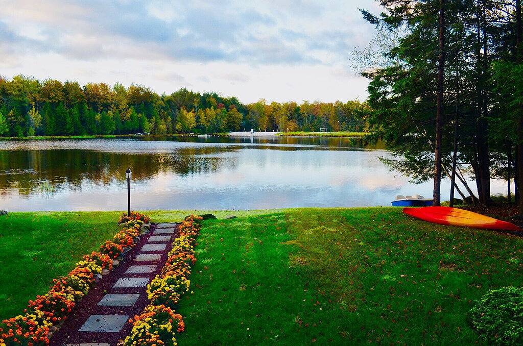 Haus am Seeufer: Kamin, 4-Jahreszeiten-Zimmer mit Seeblick - familien- und haustierfreundlich! in Blakeslee, Monroe County (PA)