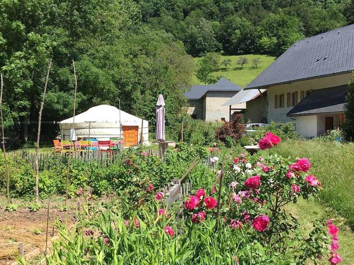 Gîte pour 4 personnes, avec Terrasse ainsi que Jardin et Vue dans Curienne