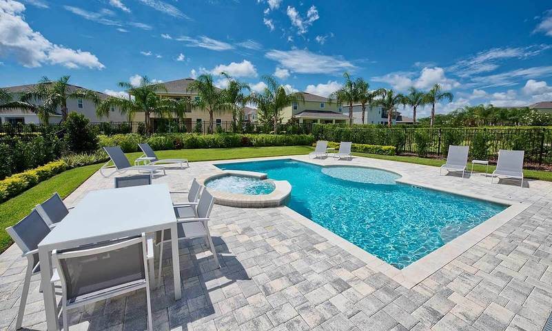 Vacation house for 16 people, with hot tub and pool as well as terrace - 1