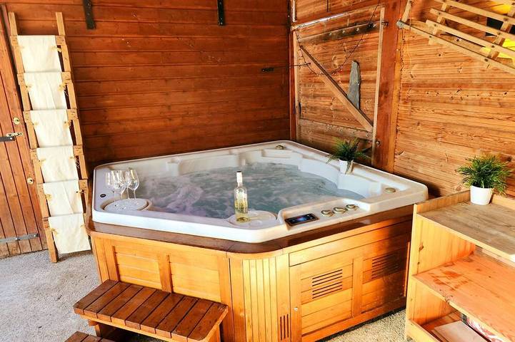 Casa rural para 6 personas, con jacuzzi además de terraza y jardín, Se admiten mascotas - 1