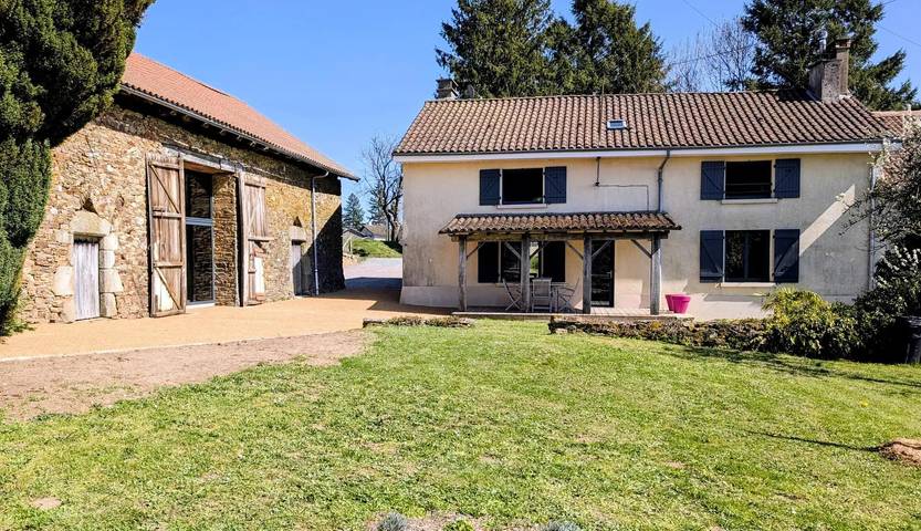 Gîte pour 6 personnes, avec piscine et jardin à Dournazac - 4
