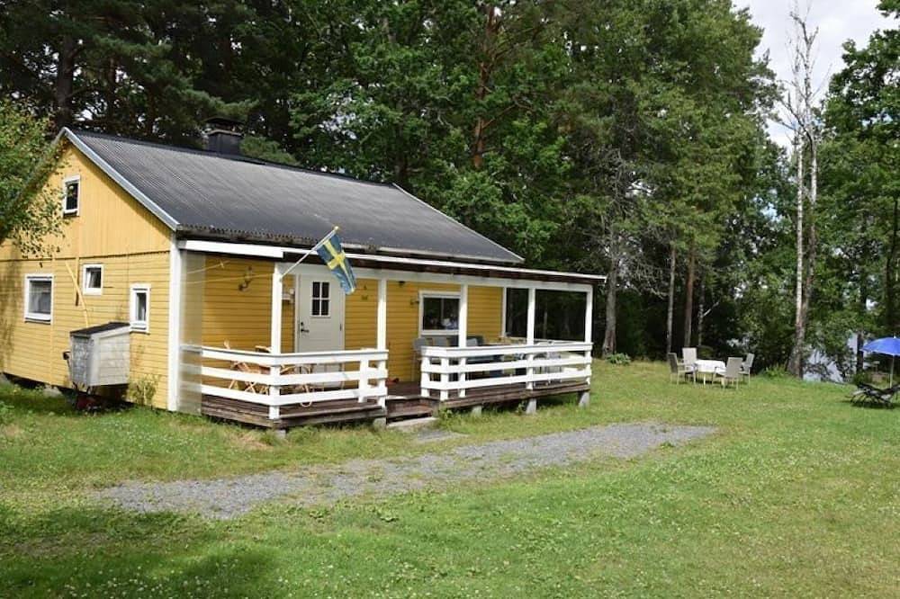 Ferienhaus am See mit Ruderboot! in Jönköpings län