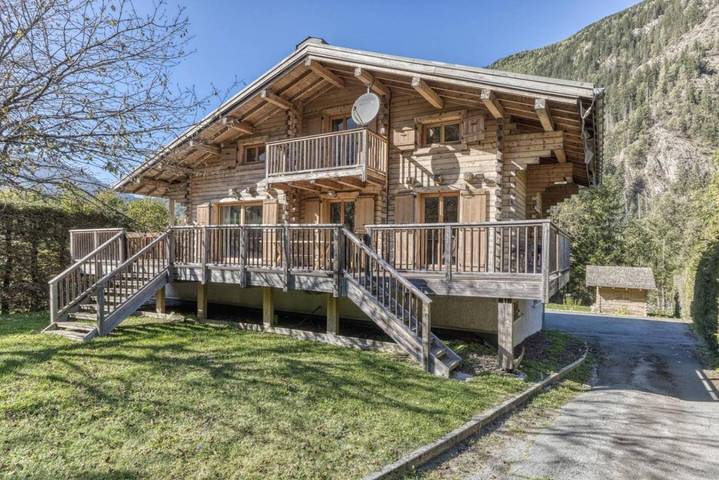 Gîte pour 6 personnes, avec Balcon et Jardin dans Parc de Merlet