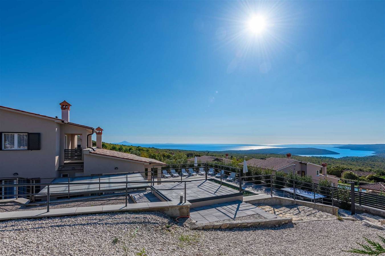 Villa pour 10 personnes avec terrasse in Raša, Côte Est de l'Istrie