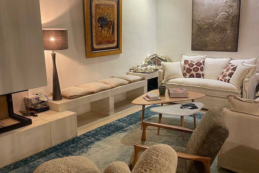 Charming Mas In The Heart Of The Village Of Collias At The Gateway To Uzes in Collias, Nimes region