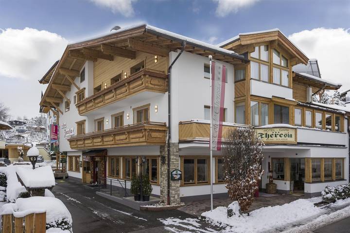 Hôtel pour 3 personnes, avec Balcon ainsi que Jardin et Sauna dans St Johann in Tirol