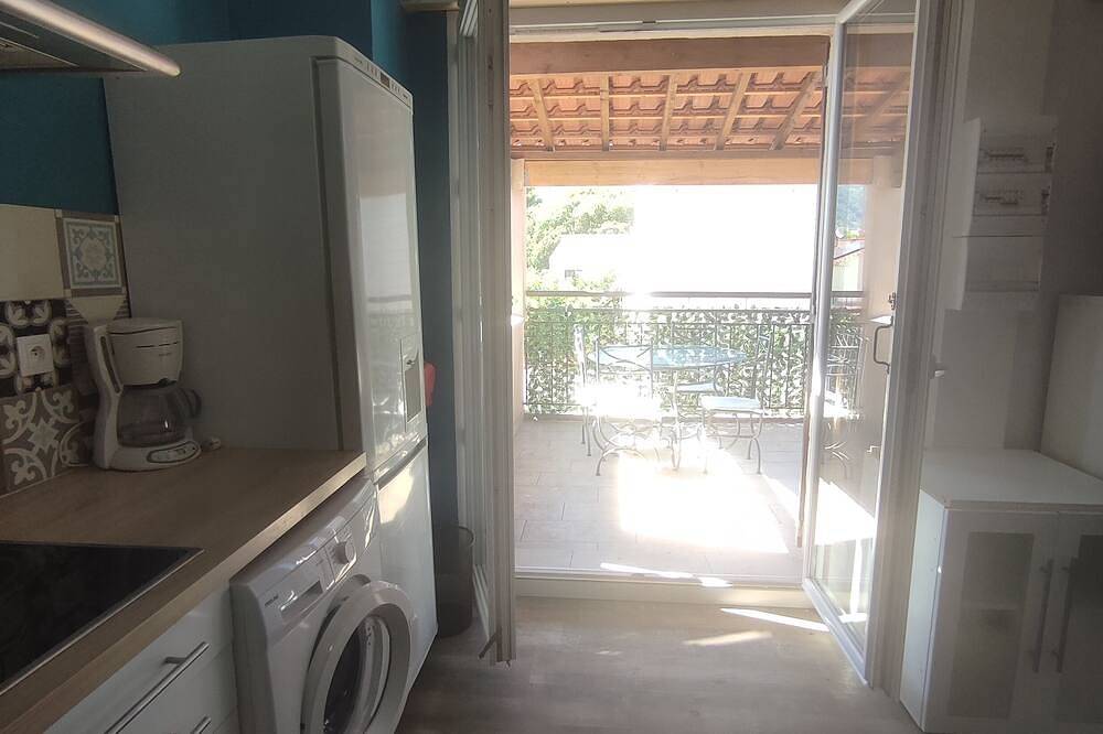 Entire apartment, T2 terrace clim easy parking in Toulon, Mediterranean Coast (France)