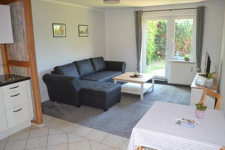 Ferienwohnung für 2 Personen, mit Terrasse und Garten in Oertzenhof
