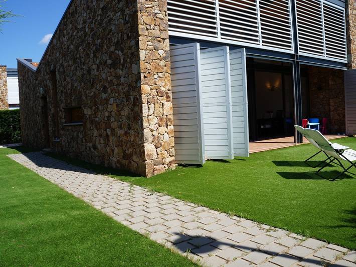 Casa de vacaciones para 6 personas, con terraza además de jardín y piscina en Baix Empordà - 2