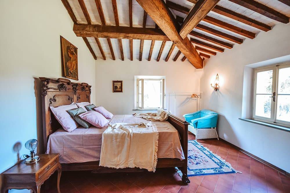 Villa surrounded by greenery with swimming pool for a stay in complete relaxation and privacy in Fauglia, Italienische Riviera