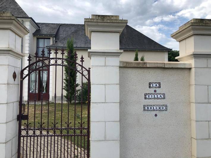 Location de vacances pour 15 personnes, avec balcon ainsi que piscine et jardin à Saint-Cyr-sur-Loire - 3