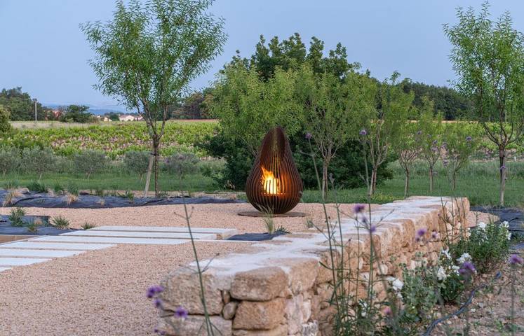 Gîte pour 4 personnes, avec vue ainsi que jardin et piscine à Bouchet - 3