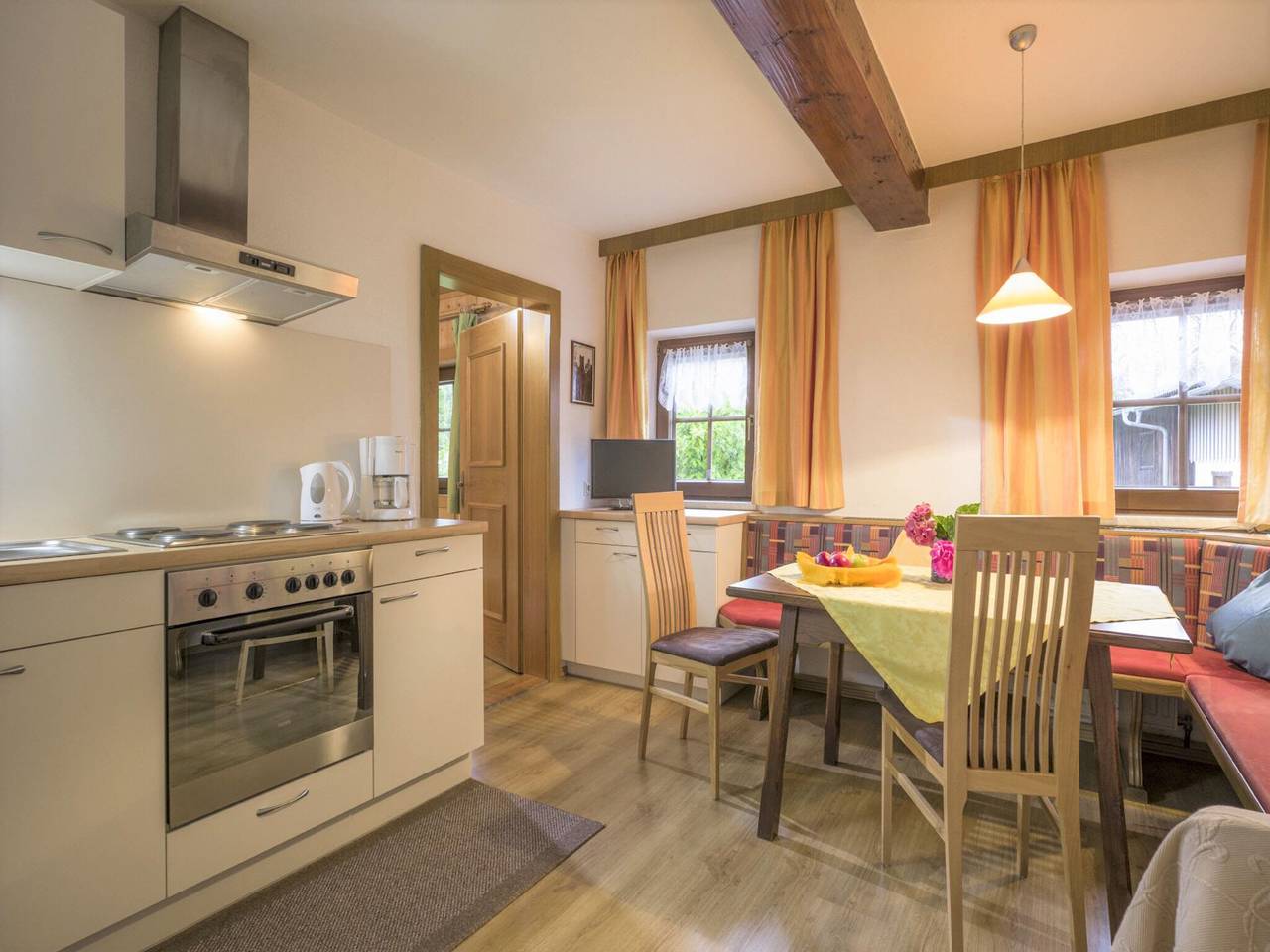 Ganze Wohnung, Wohnung in Fügen nahe Hochzillertal Skigebiet in Tuxer Alpen, Fügen