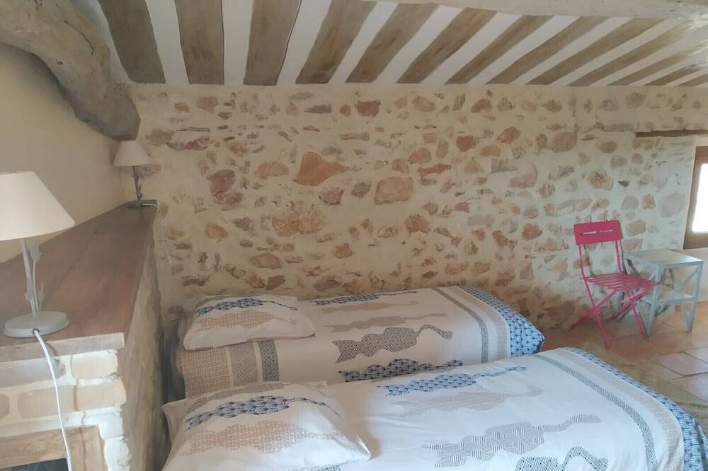 Charming village house (year-round rental) in Montmeyan, Región Brignoles