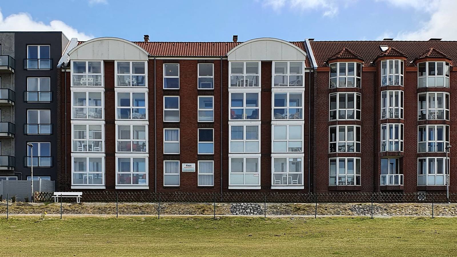 Ganze Wohnung, Ferienwohnung 'Hochparterre' mit Meerblick, Balkon und Wi-Fi in Sahlenburg Strand, Cuxhaven