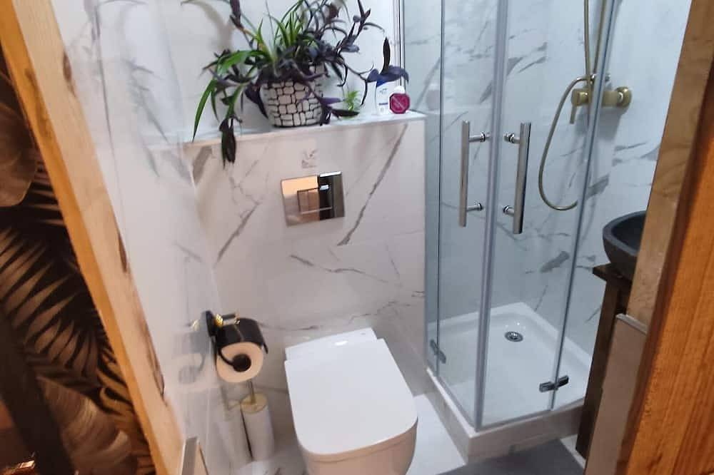Room with private bathroom 3 in Nou Barris, Barcelona