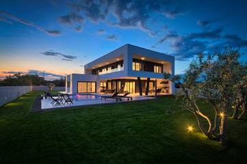 Villa für 10 Personen, mit Pool und Garten sowie Terrasse und Sauna, mit Haustier in Medulin