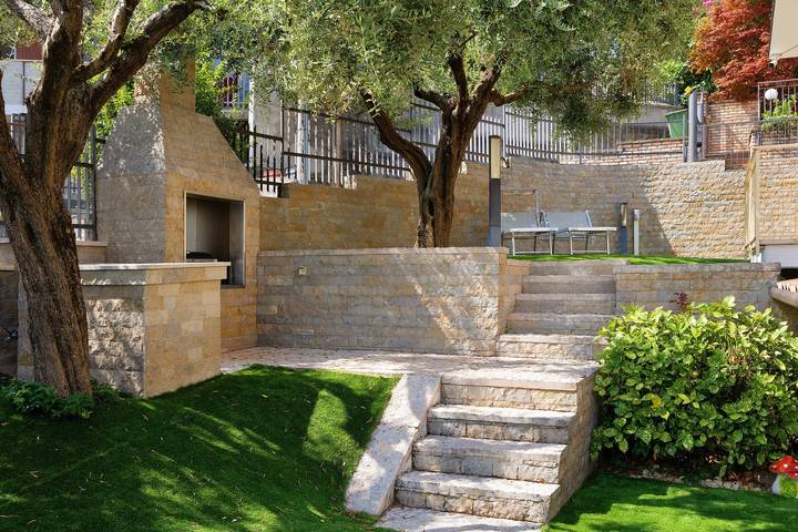Ferienhaus für 8 Personen, mit Balkon und Whirlpool sowie Garten und Seeblick in Peschiera del Garda - 4