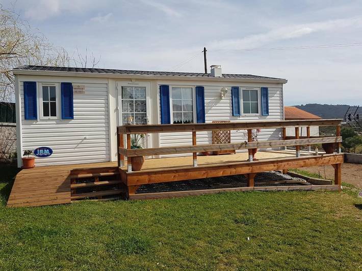 Gîte pour 6 personnes, avec piscine et terrasse ainsi que vue et jardin, animaux acceptés dans Penalva do Castelo