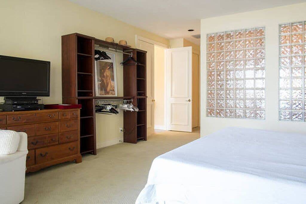 Stunning Intracoastal Beach Home w/Boat Dock in Lantana, Palm Beach County