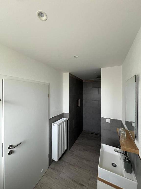 Ganze Wohnung, One-Bedroom Apartment in Horrweiler, Landkreis Mainz-Bingen