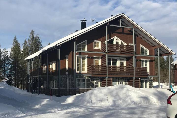 Lägenhet för 5 Personer, med terass samt utsikt och bastu, barnvänlig i Levi