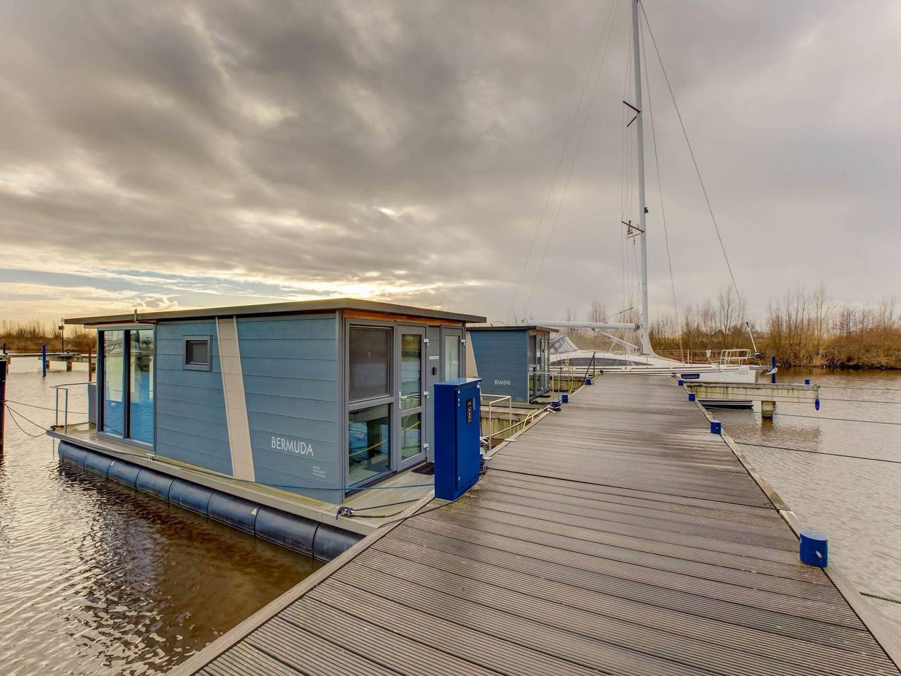 Hausboot in Volendam nahe Fort Edam in Volendam, Markermeer