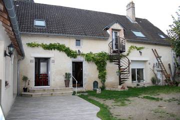Gîte pour 7 personnes, avec terrasse et jardin à Chitenay