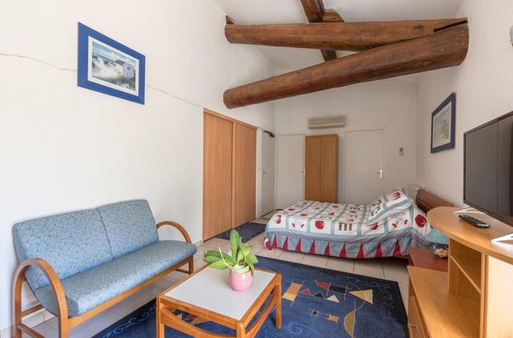 Hôtel pour 2 personnes, avec vue ainsi que piscine et jardin à Argelliers - 4