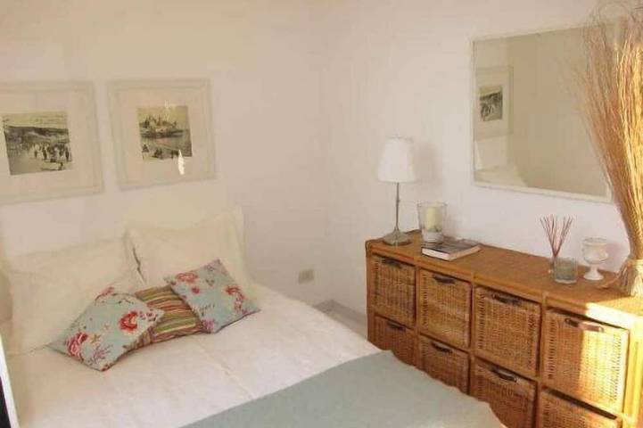 Appartement entier, Superbe et lumineuse Ensoleillé 1bed Apt, au cœur de la vieille ville historique in Villefranche-sur-Mer, Côte méditerranéenne (France)