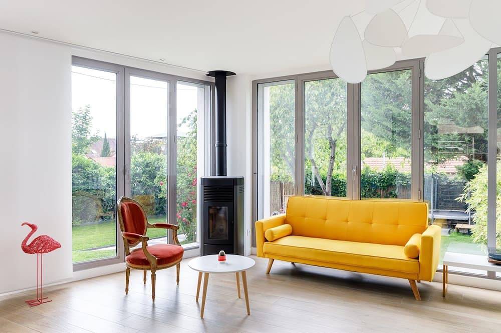 Villa 150sqm modern 10p 4 bedrooms, beautiful terrace spa and garden near Paris in L'Haÿ-les-Roses, Val-de-Marne