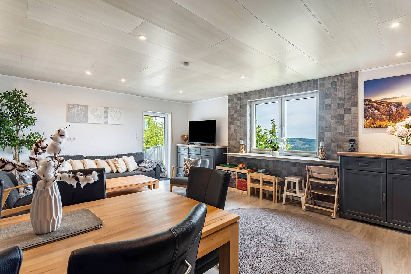 Ganze Wohnung, Ferienwohnung 'Perle Am Pön' mit Bergblick, privater Terrasse und Wi-Fi in Düdinghausen, Medebach