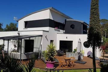 Cottage pour 7 personnes, avec jardin et jacuzzi dans Golf de Saint-Samson